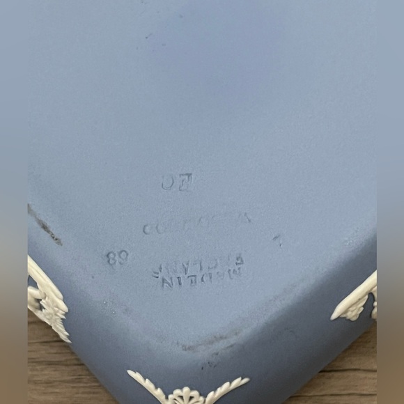 Vintage WEDGWOOD Blue JASPERWARE Square Trinket Box Lid Mythology - Picture 6 of 11